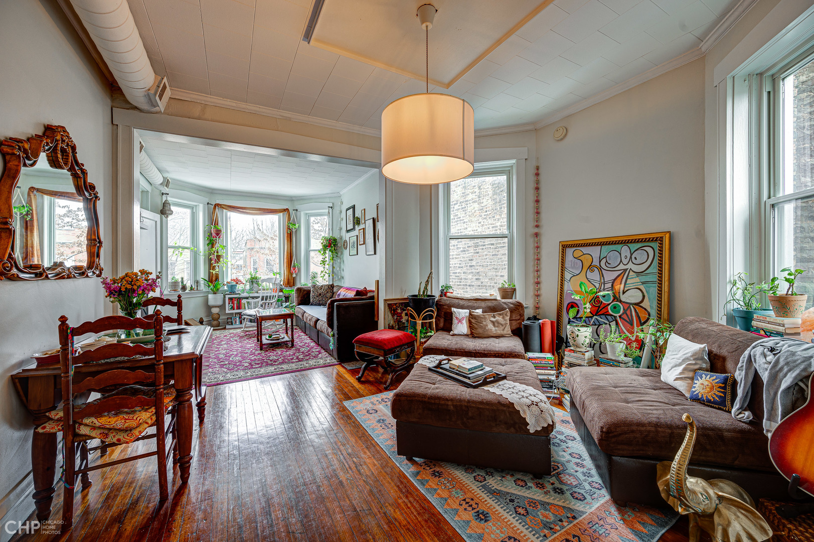 2847 W Shakespeare Avenue