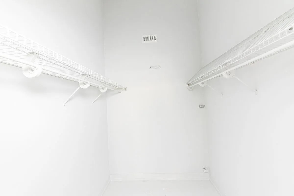 213 N Racine Avenue Unit: 301