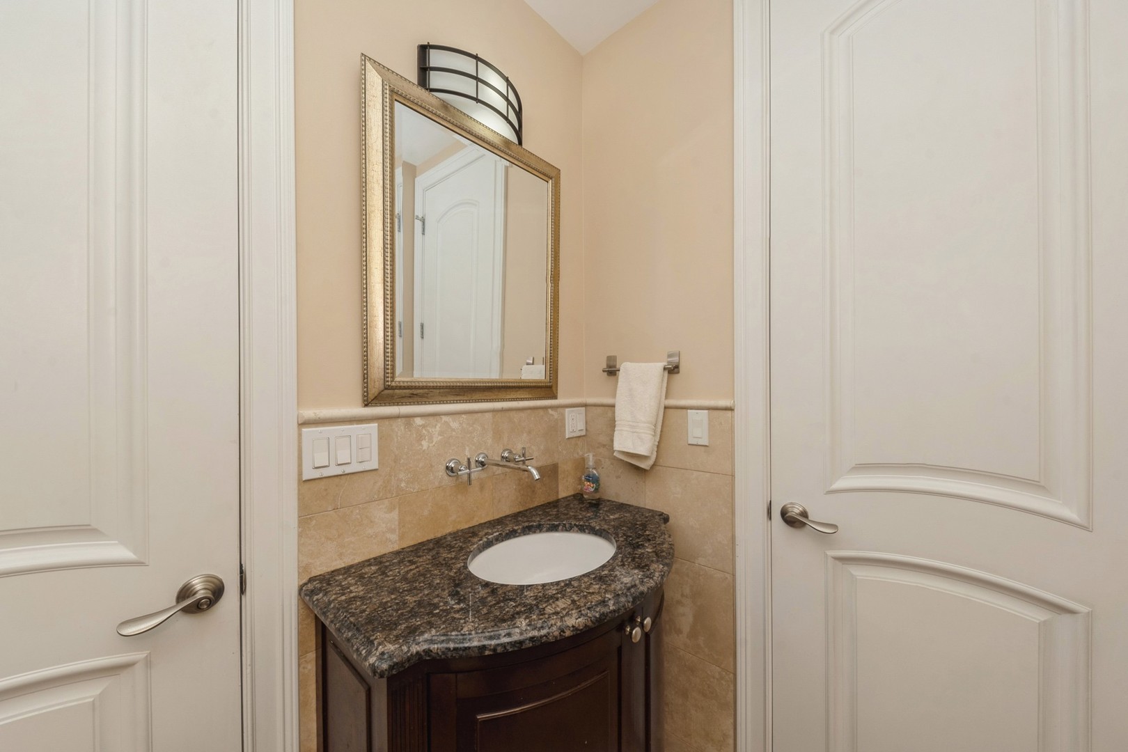 5014 S Blackstone Avenue Unit: 2N