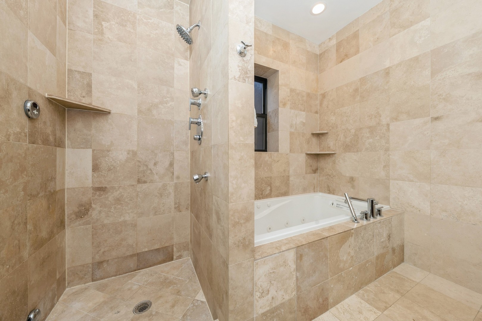 5014 S Blackstone Avenue Unit: 2N