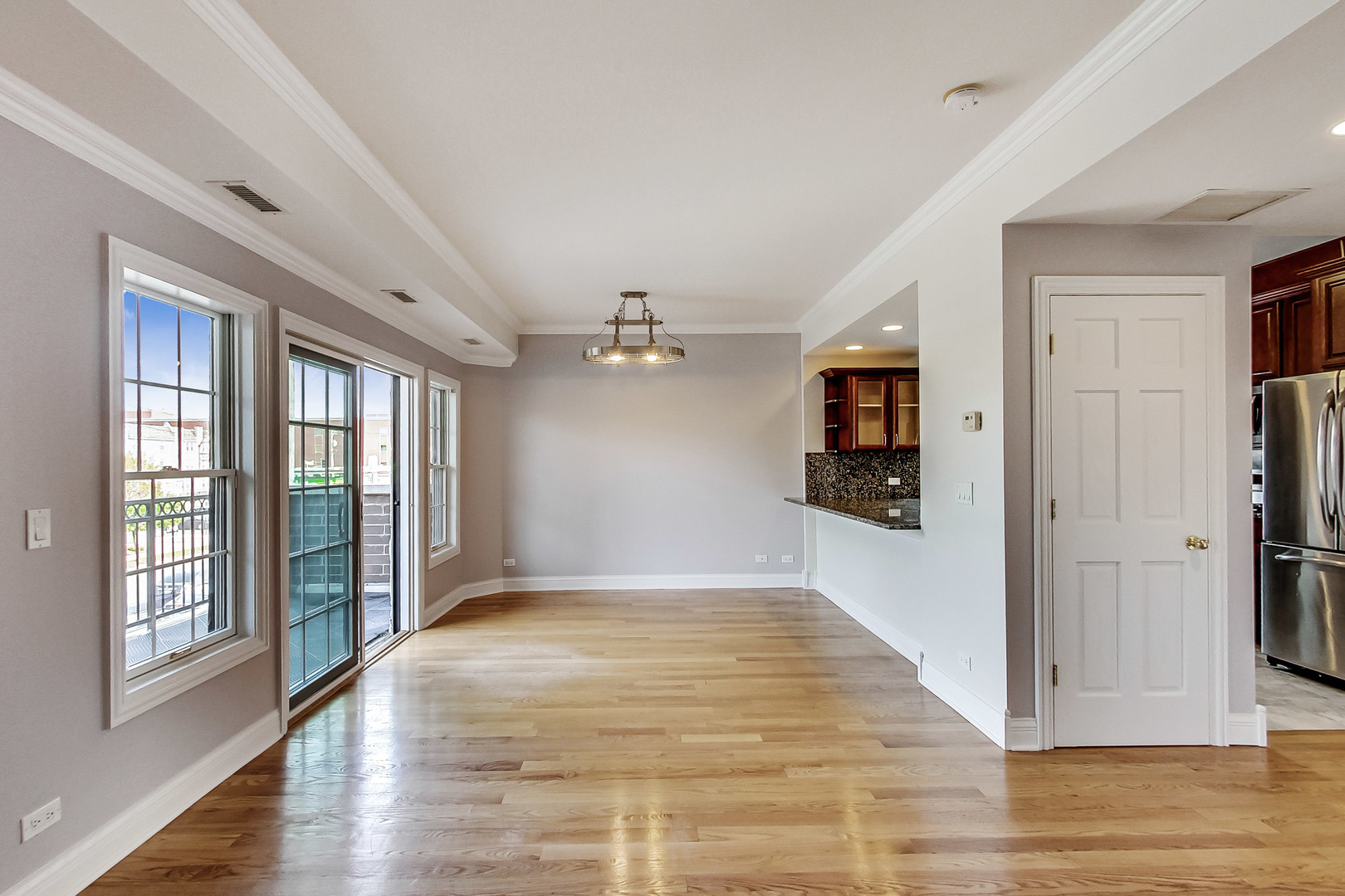 4014 N Western Avenue Unit: 3B