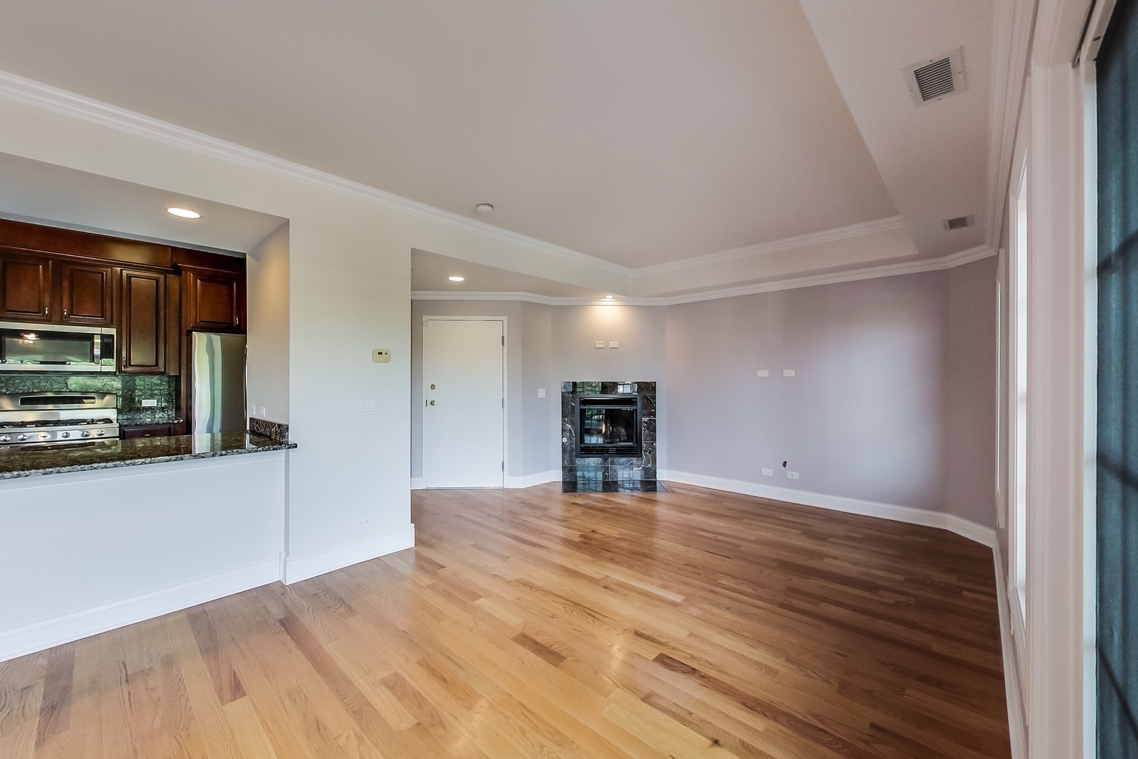 4014 N Western Avenue Unit: 3B