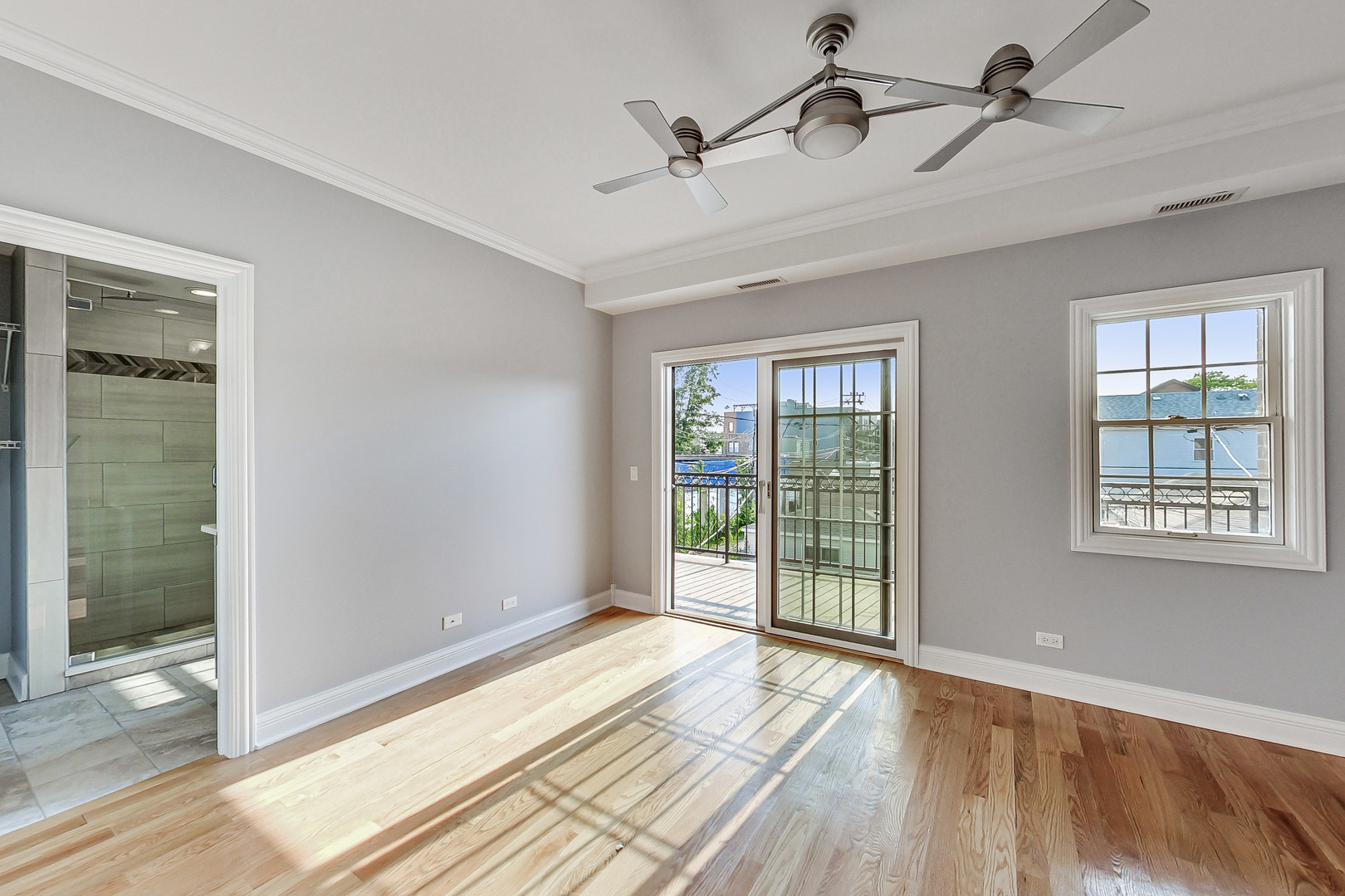 4014 N Western Avenue Unit: 3B