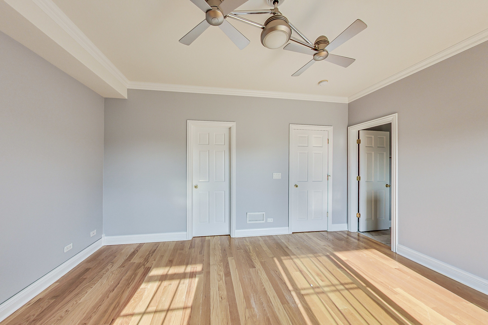 4014 N Western Avenue Unit: 3B