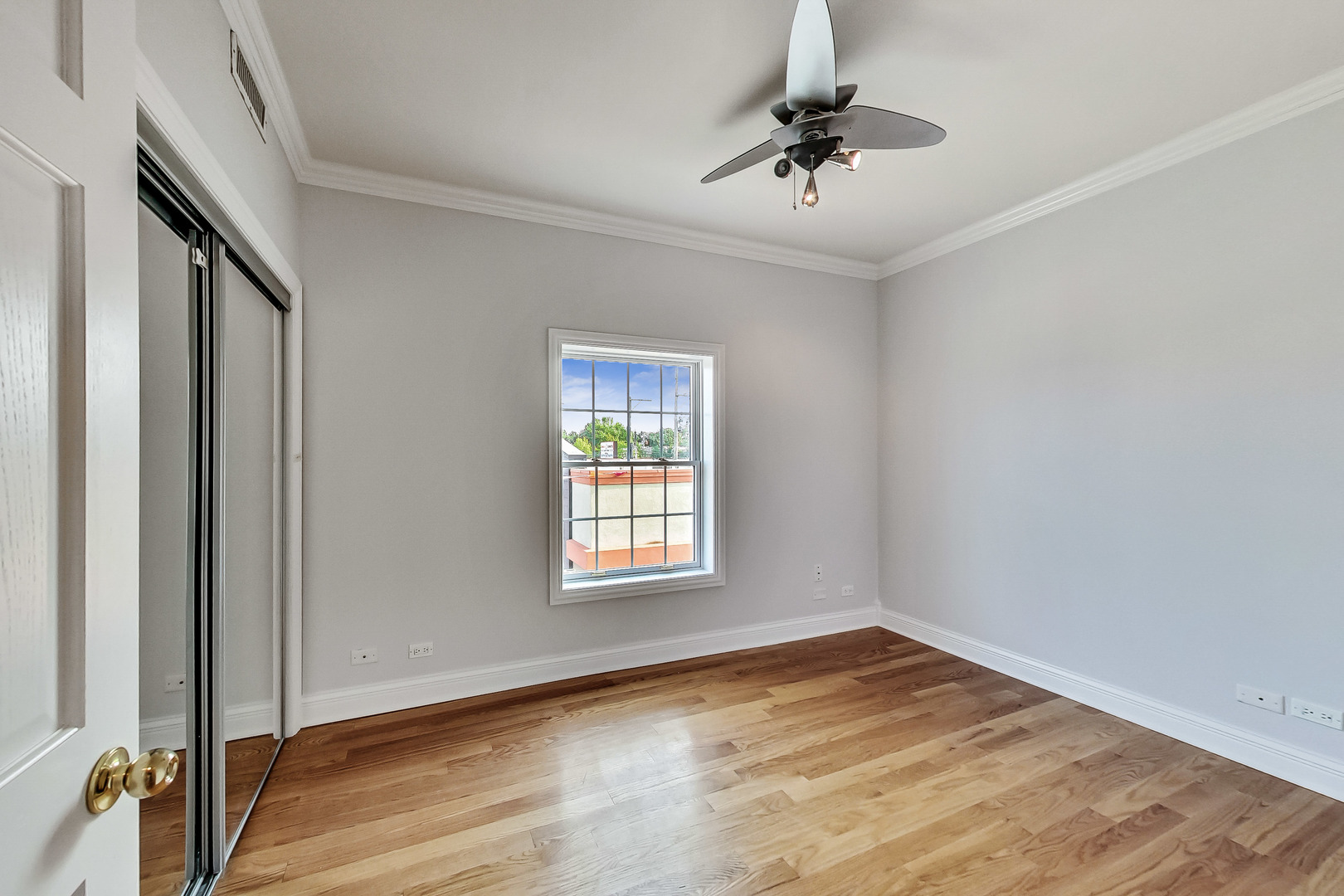 4014 N Western Avenue Unit: 3B