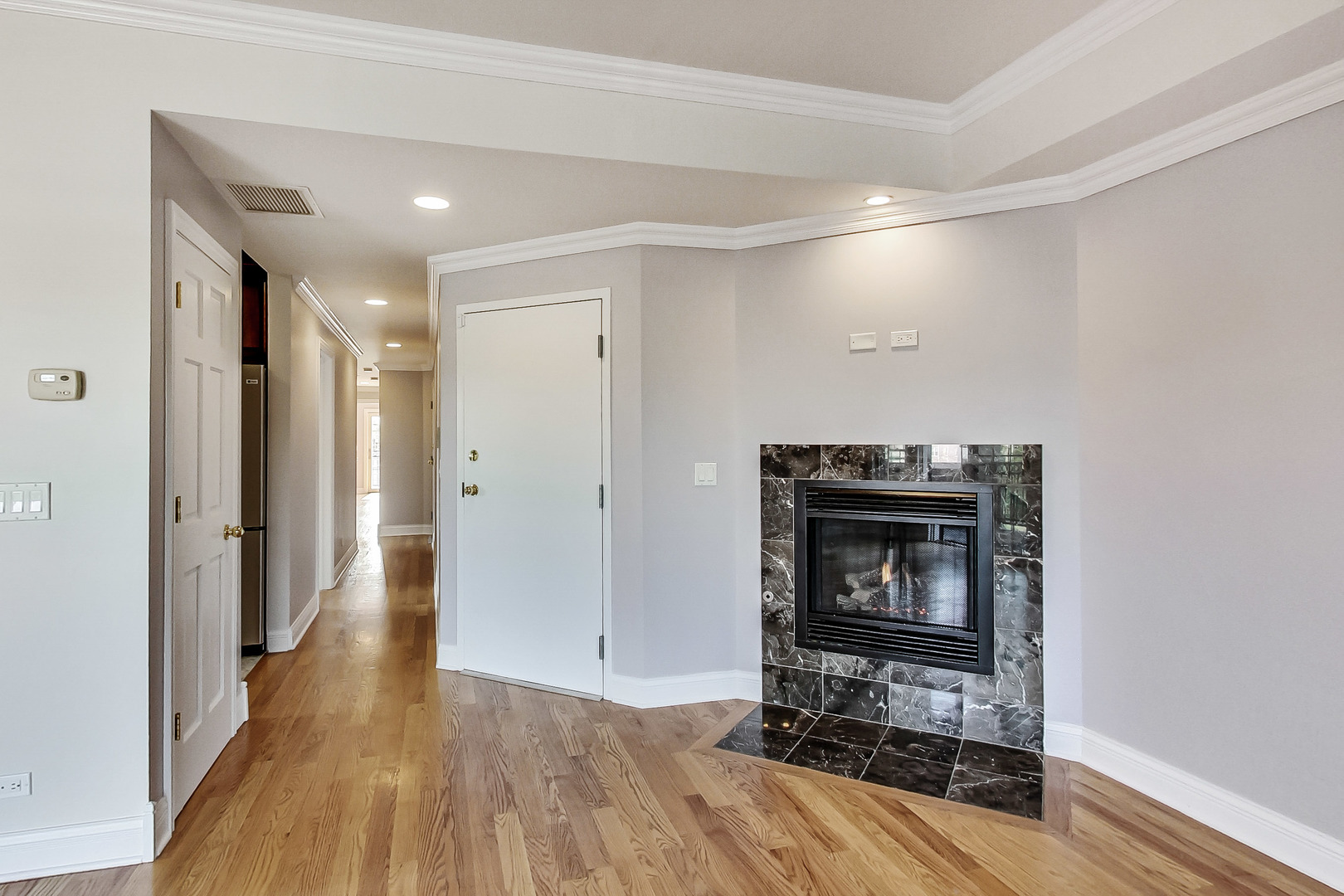4014 N Western Avenue Unit: 3B