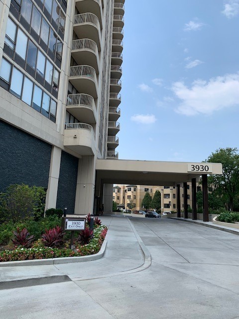 3930 N PINE GROVE Avenue Unit: 1408