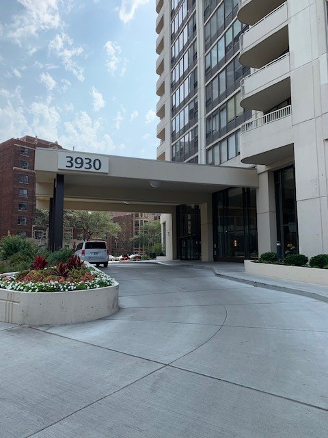 3930 N PINE GROVE Avenue Unit: 1408
