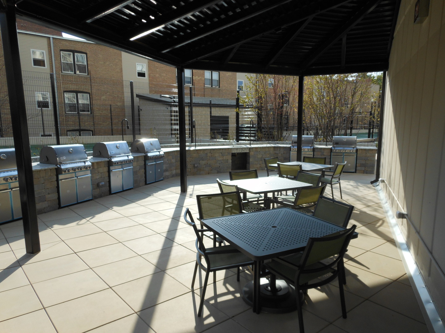 3930 N PINE GROVE Avenue Unit: 1408