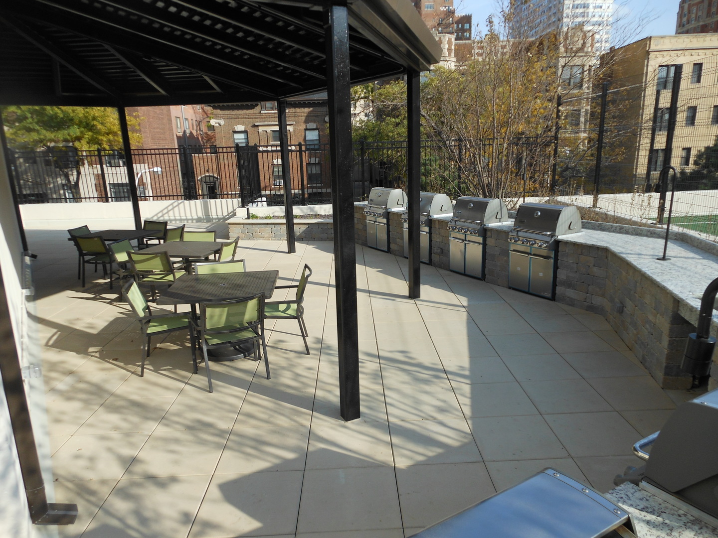 3930 N PINE GROVE Avenue Unit: 1408
