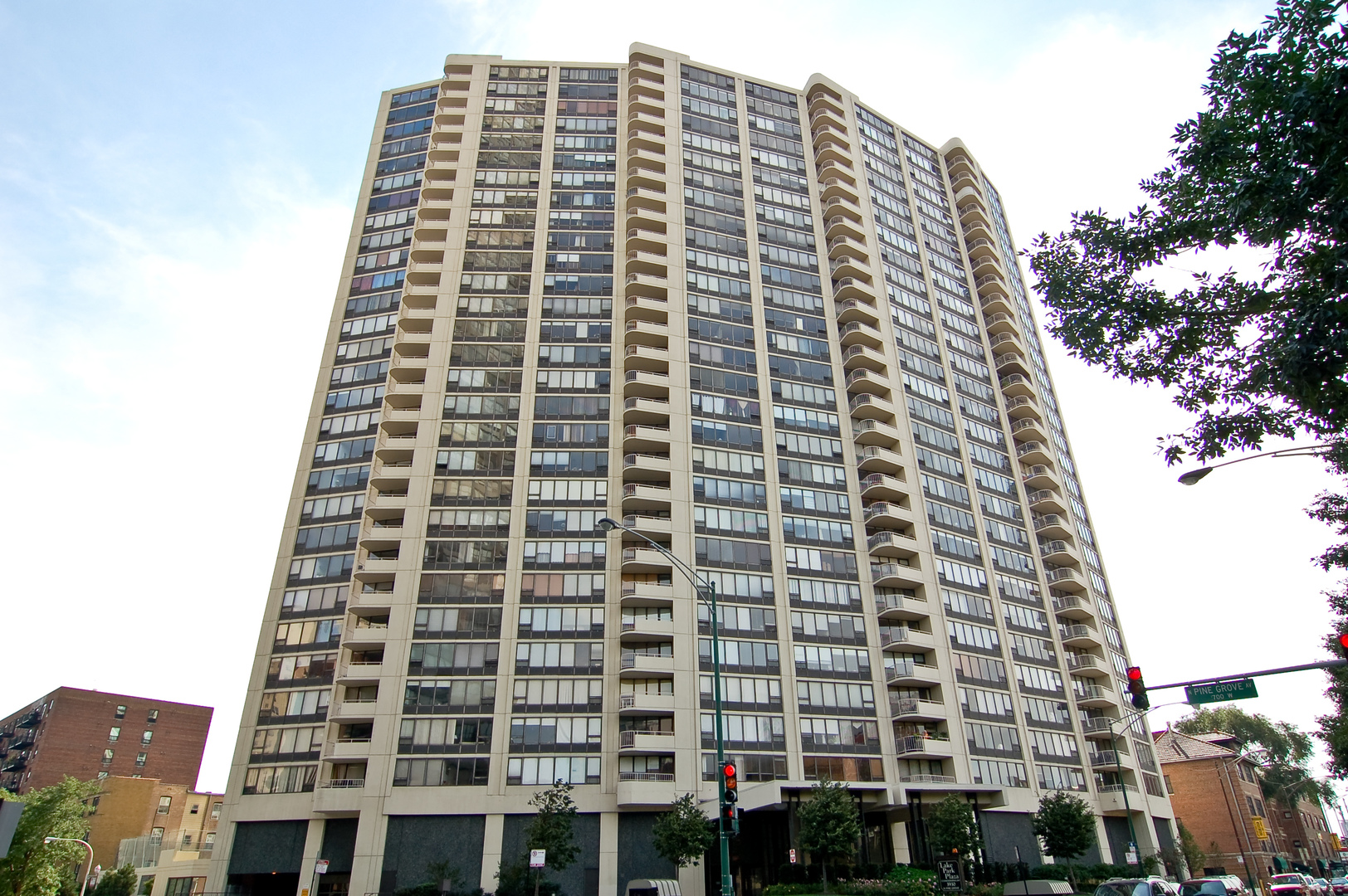 3930 N PINE GROVE Avenue Unit: 1408