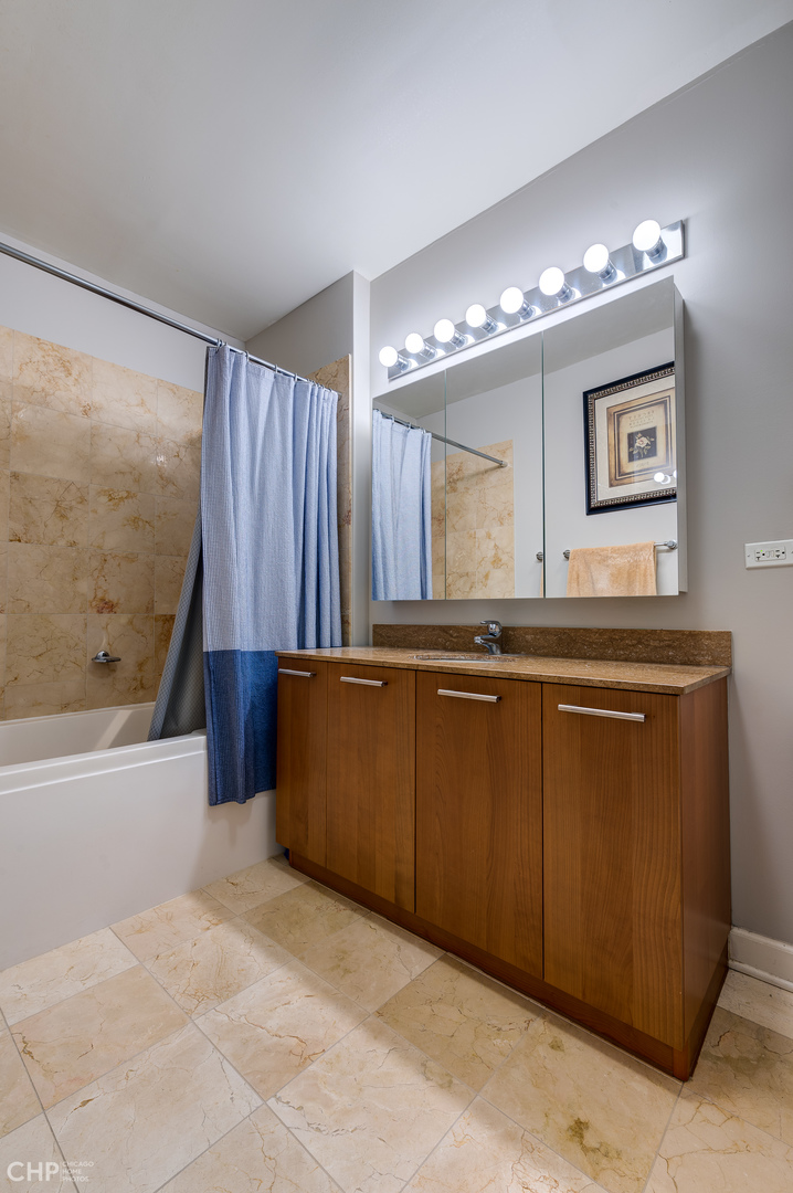 420 E WATERSIDE Drive Unit: 305