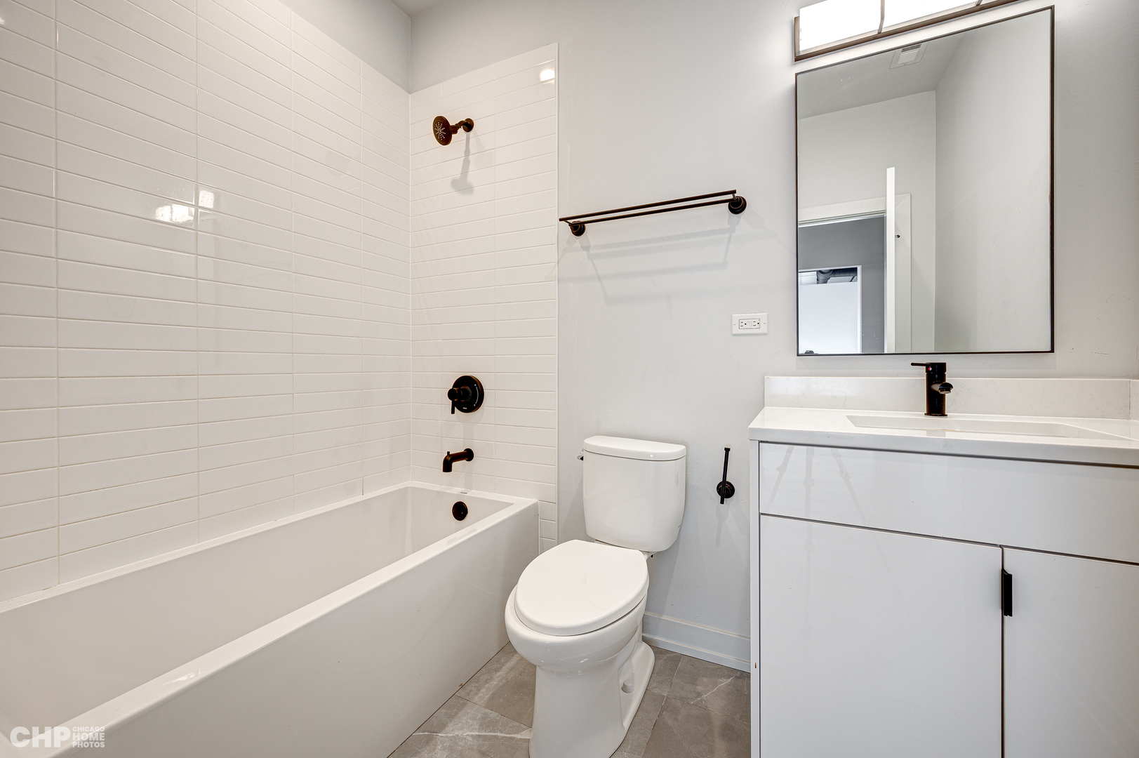 213 N Racine Avenue Unit: 302