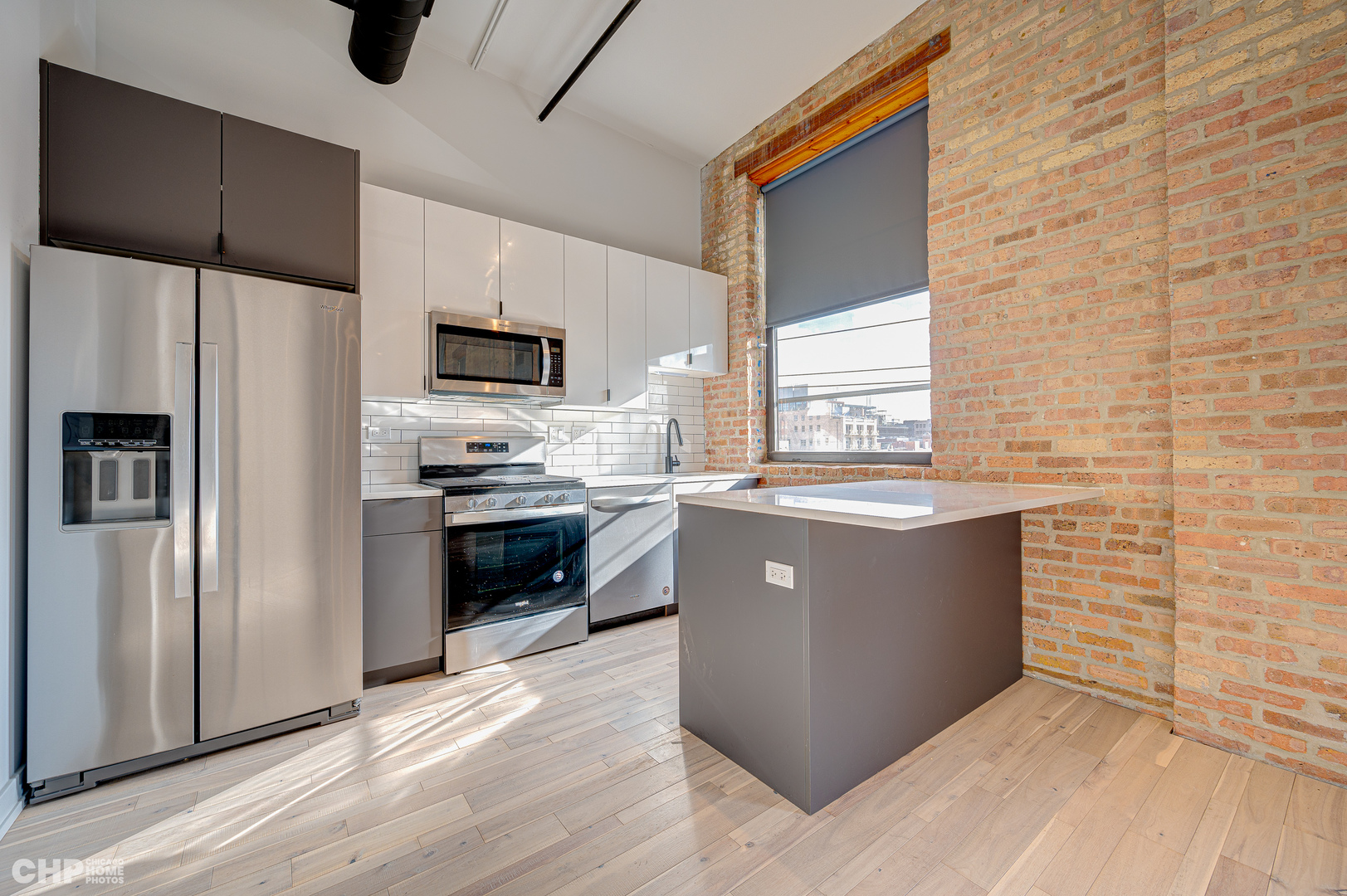 213 N Racine Avenue Unit: 302