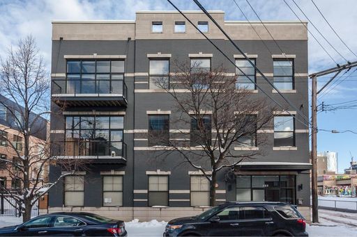 213 N Racine Avenue Unit: 302