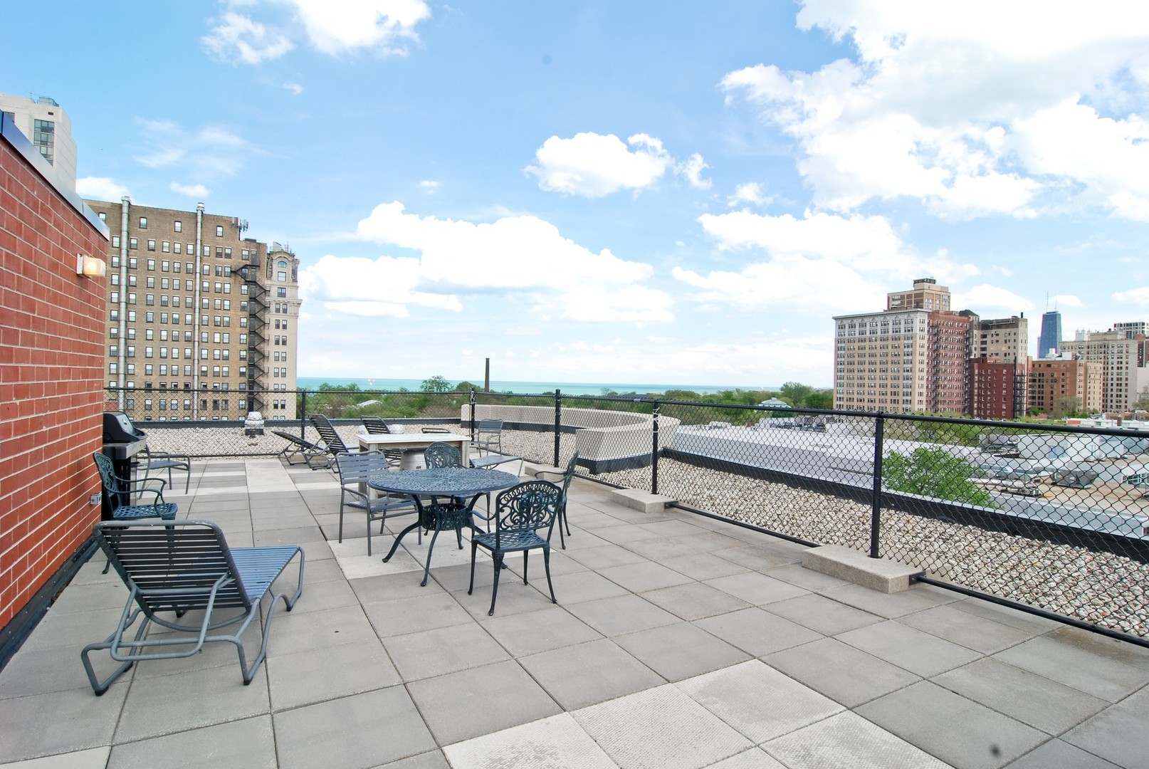 350 W BELDEN Avenue Unit: 302