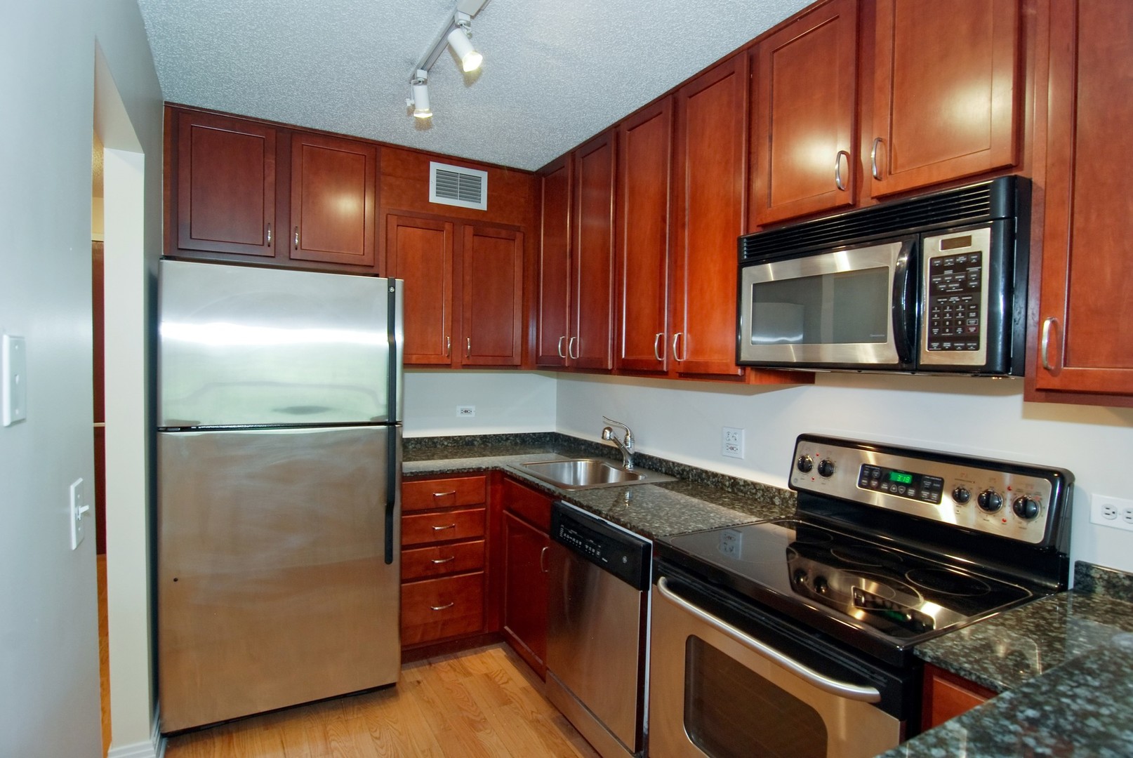 350 W BELDEN Avenue Unit: 302