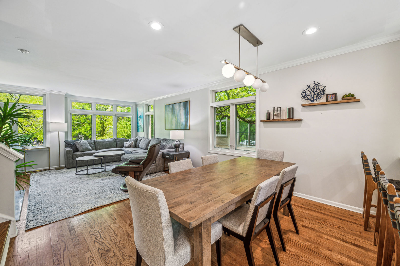 2706 N Southport Avenue Unit: B