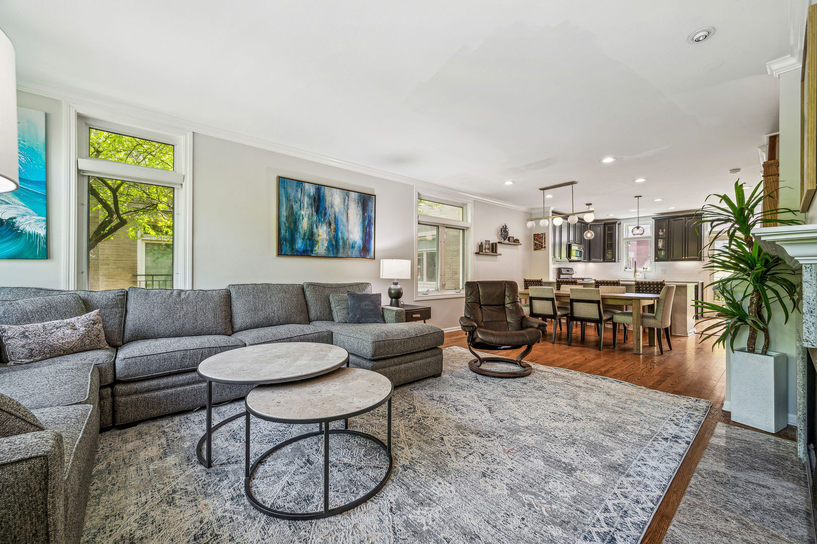 2706 N Southport Avenue Unit: B