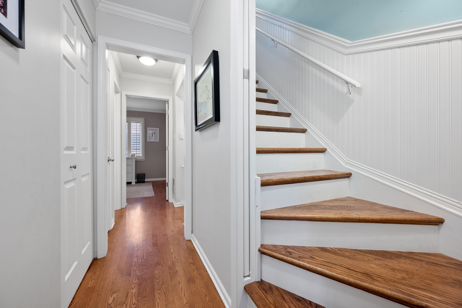 2706 N Southport Avenue Unit: B