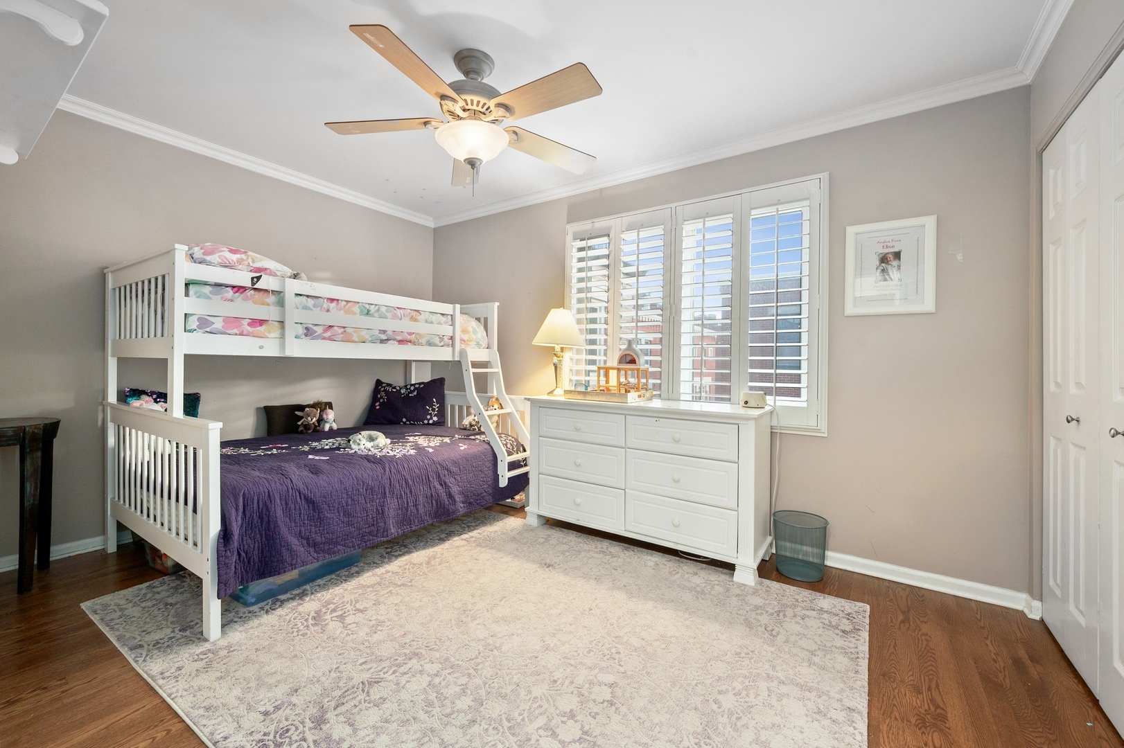 2706 N Southport Avenue Unit: B