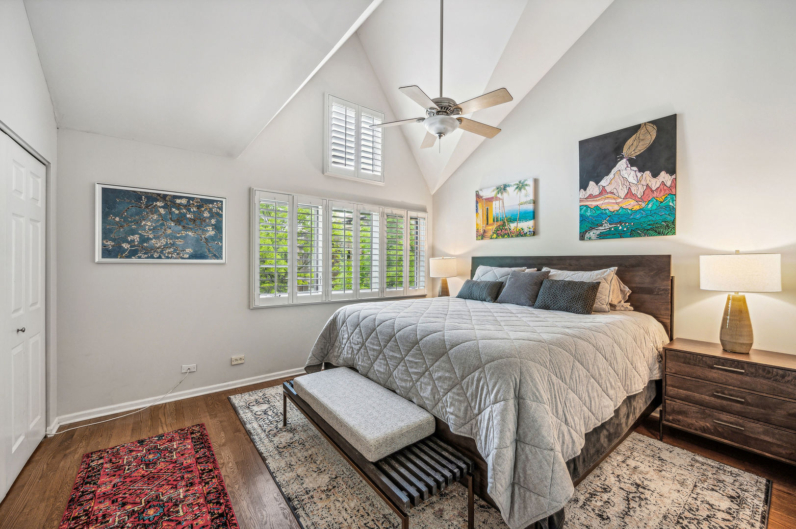 2706 N Southport Avenue Unit: B