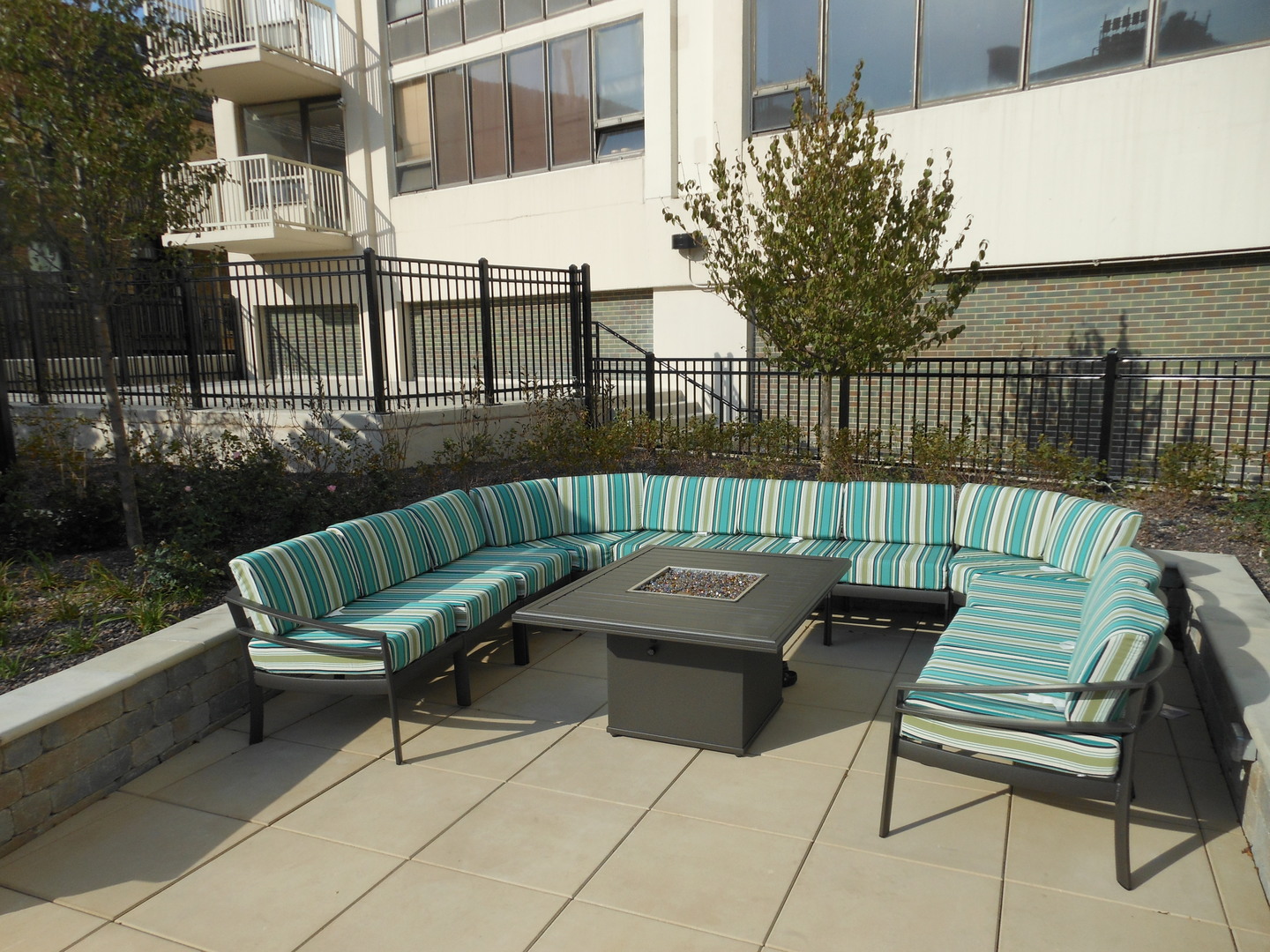 3930 N Pine Grove Avenue Unit: 2602