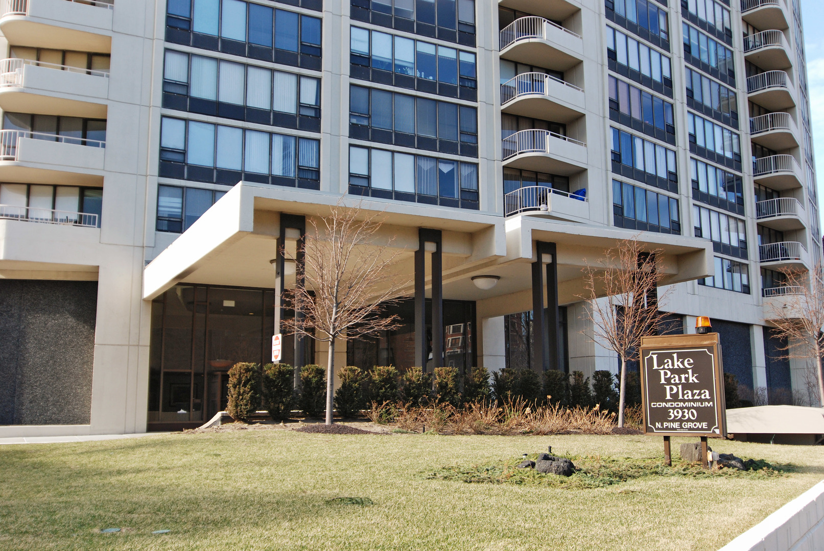 3930 N Pine Grove Avenue Unit: 2602