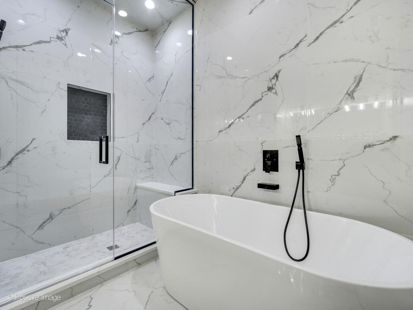 716 W Aldine Avenue Unit: 1