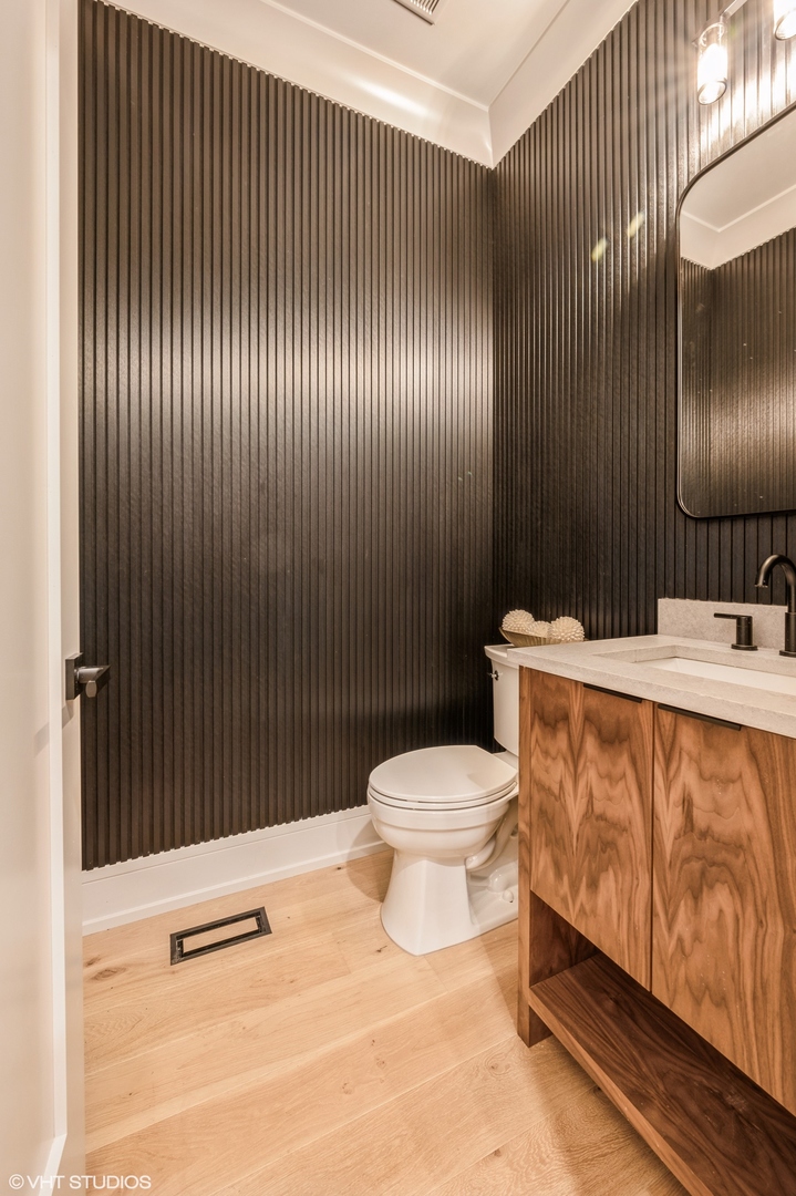 716 W Aldine Avenue Unit: 1