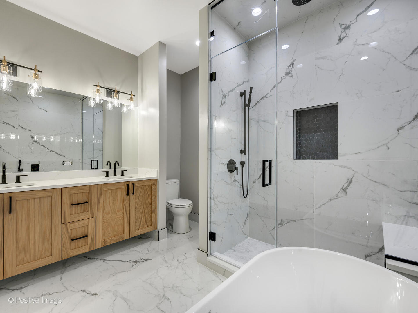 716 W Aldine Avenue Unit: 1