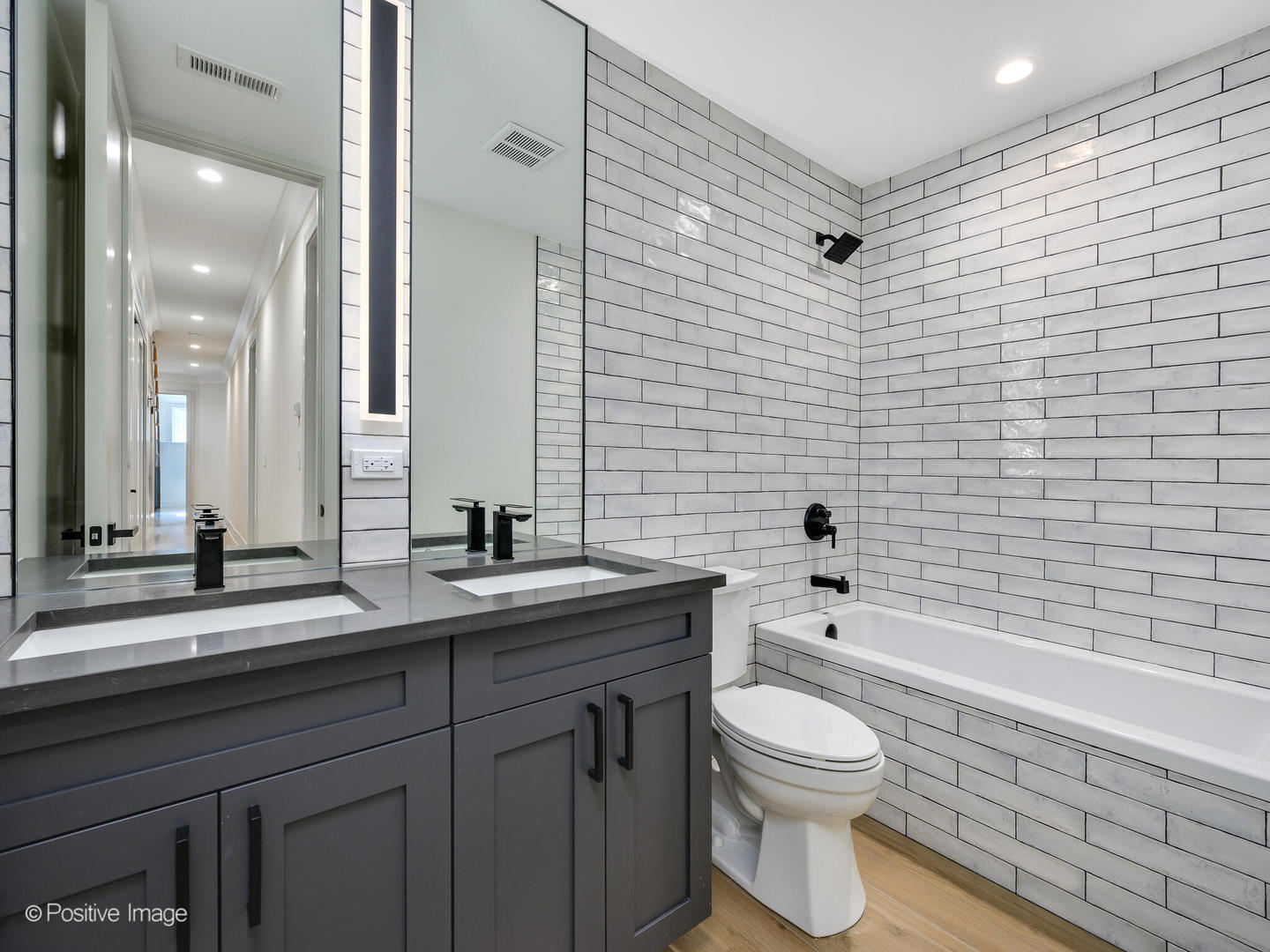 716 W Aldine Avenue Unit: 1