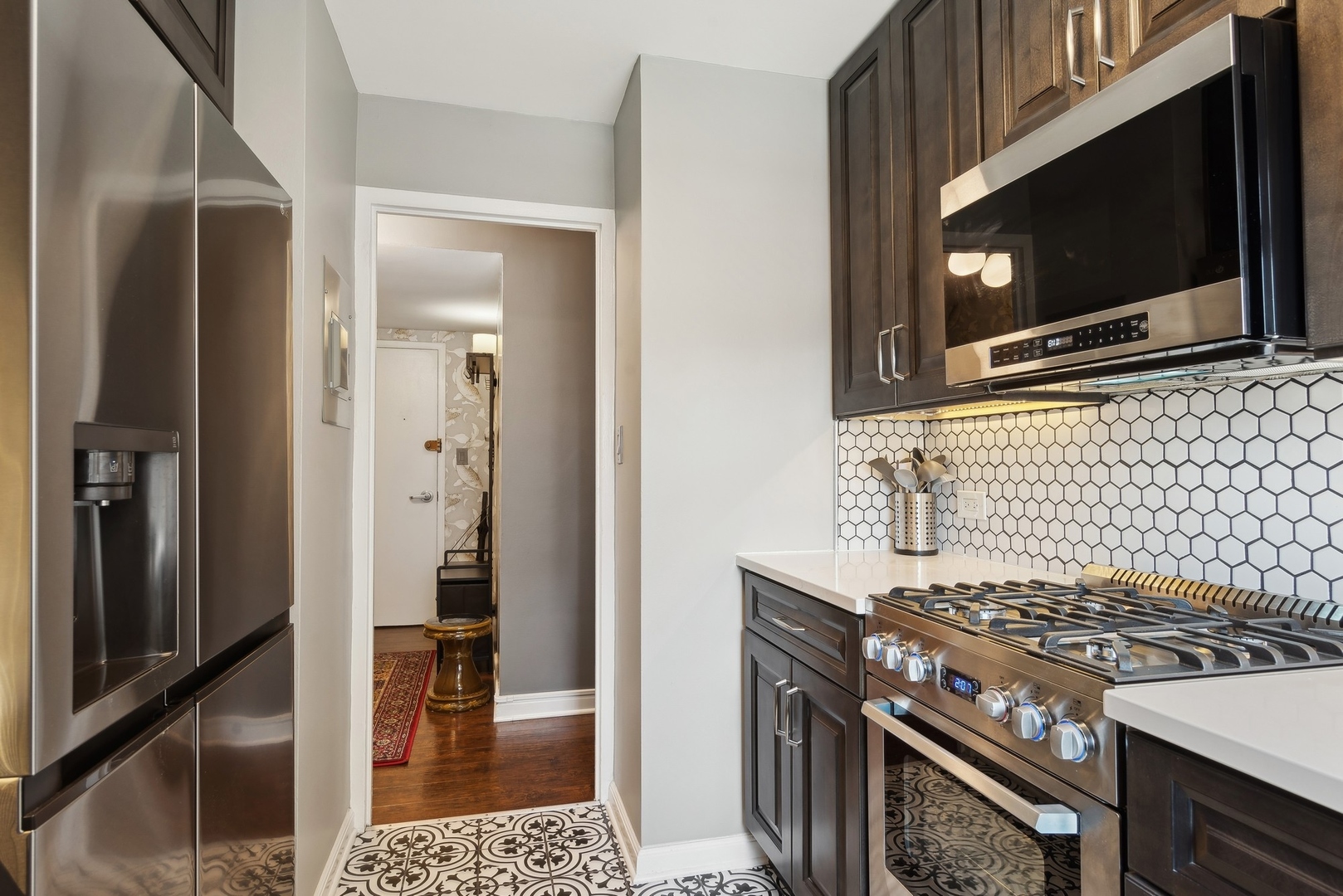 3950 N LAKE SHORE Drive Unit: 718C