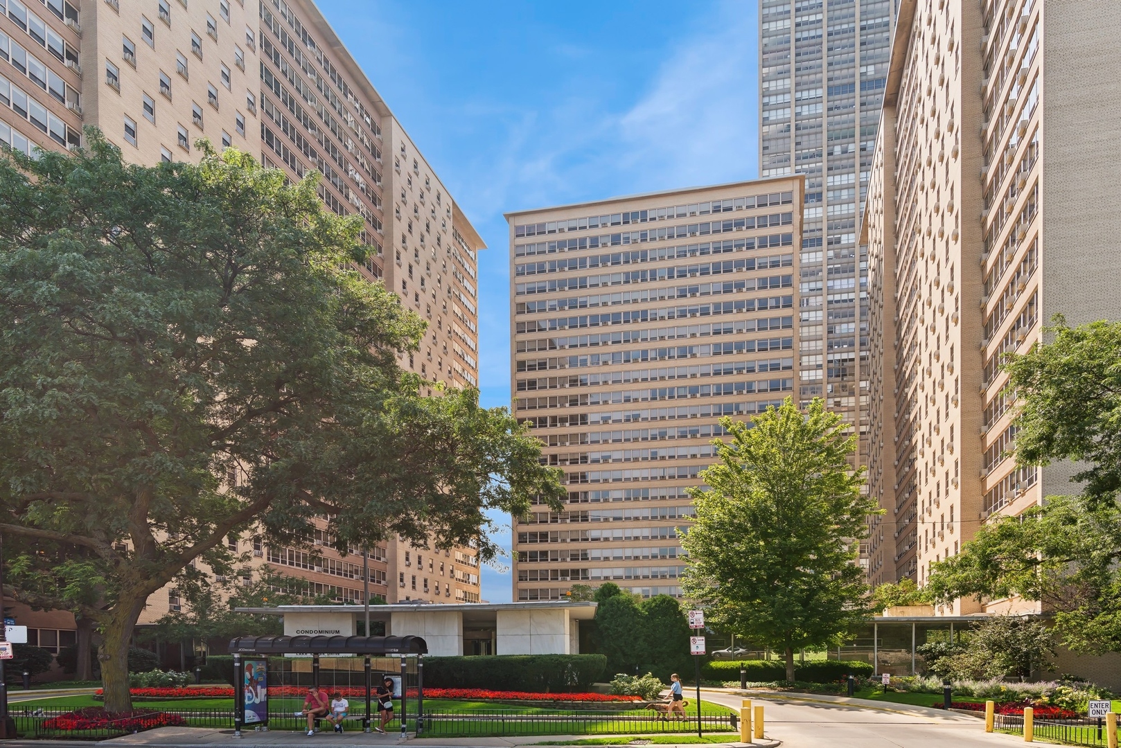 3950 N LAKE SHORE Drive Unit: 718C