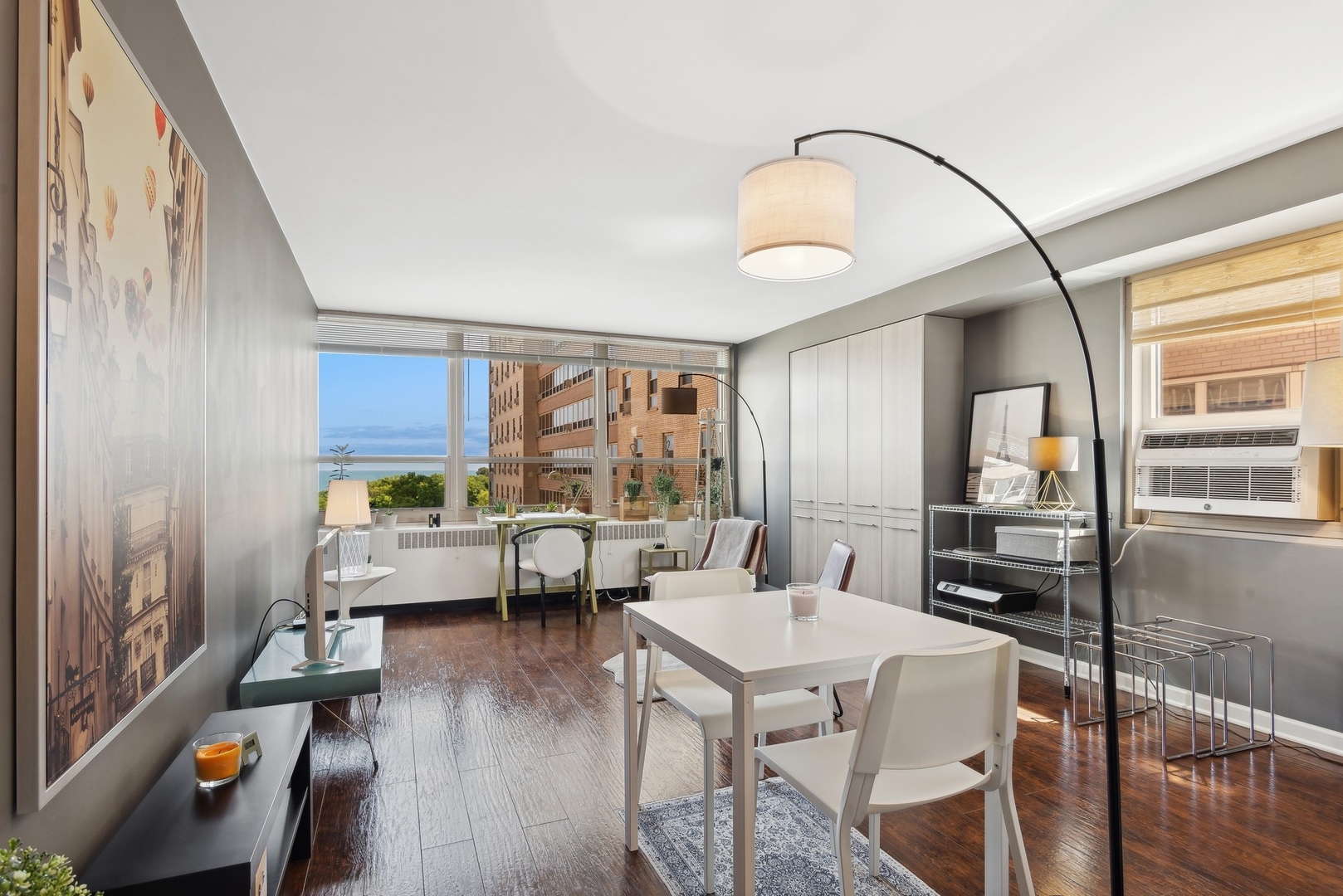 3950 N LAKE SHORE Drive Unit: 718C