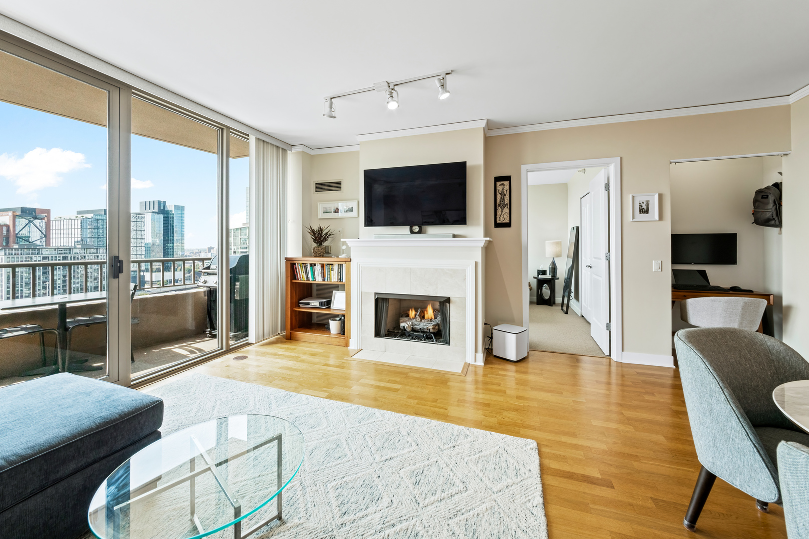 200 N JEFFERSON Street Unit: 1703