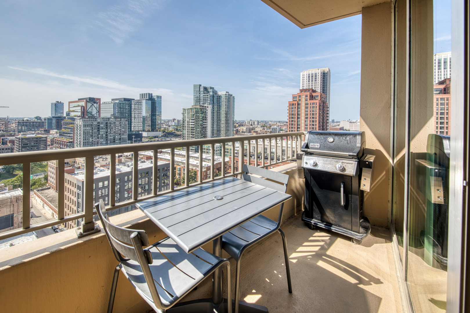 200 N JEFFERSON Street Unit: 1703