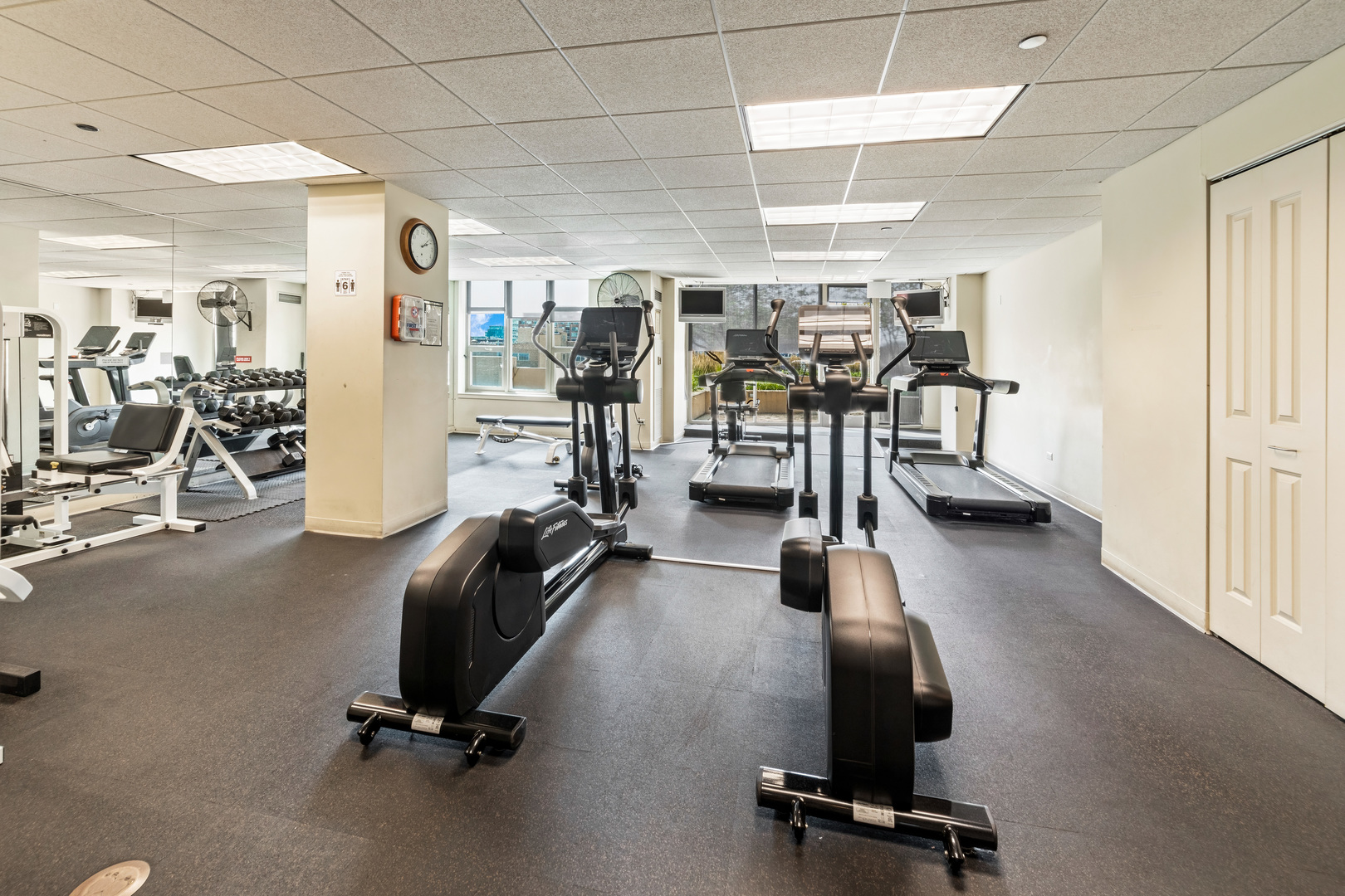 200 N JEFFERSON Street Unit: 1703