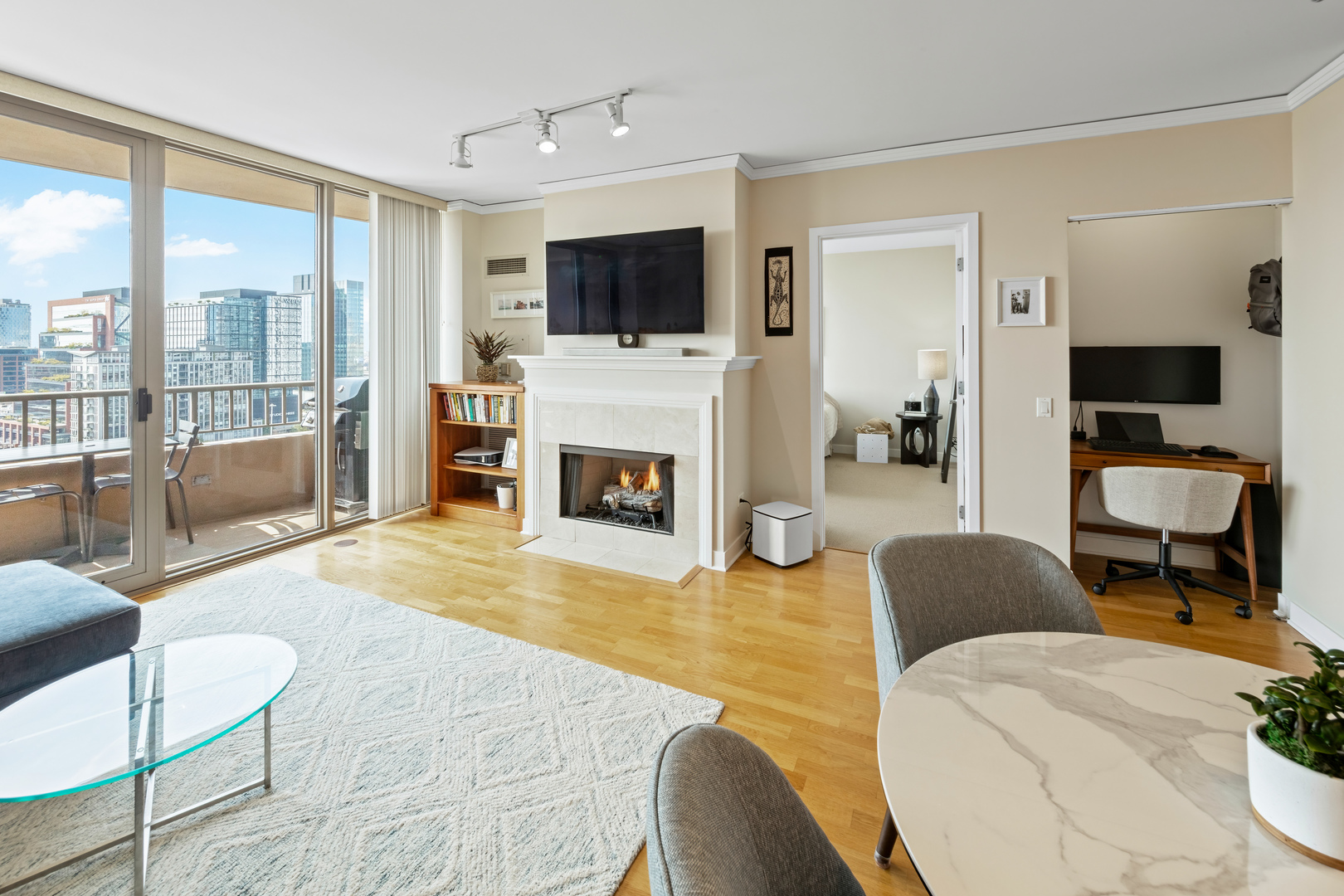 200 N JEFFERSON Street Unit: 1703