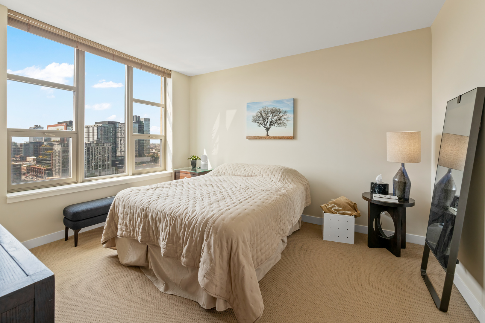 200 N JEFFERSON Street Unit: 1703