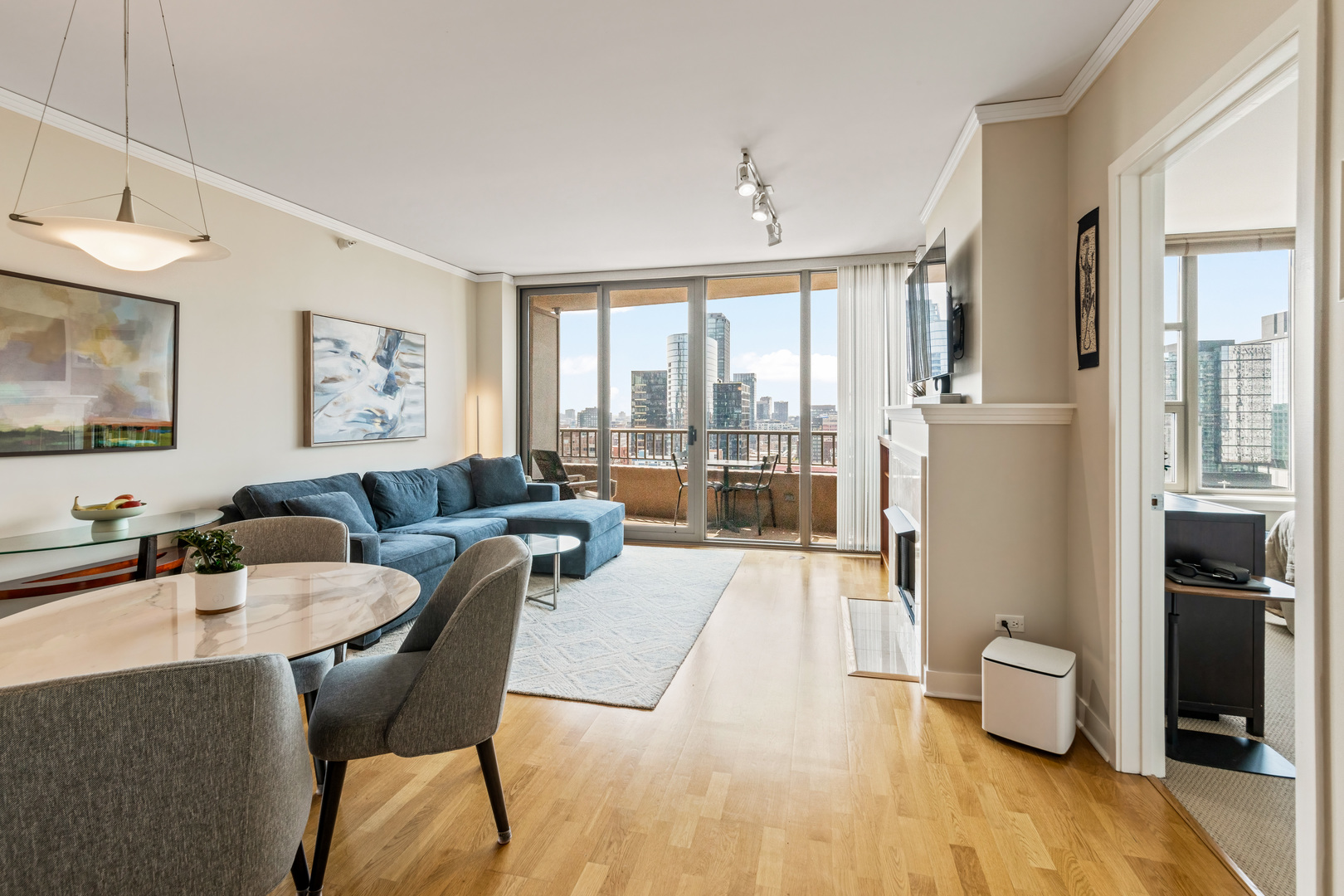 200 N JEFFERSON Street Unit: 1703