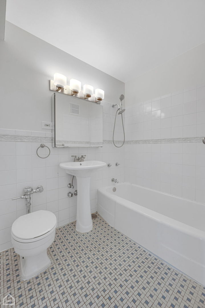 6030 N Sheridan Road Unit: 603