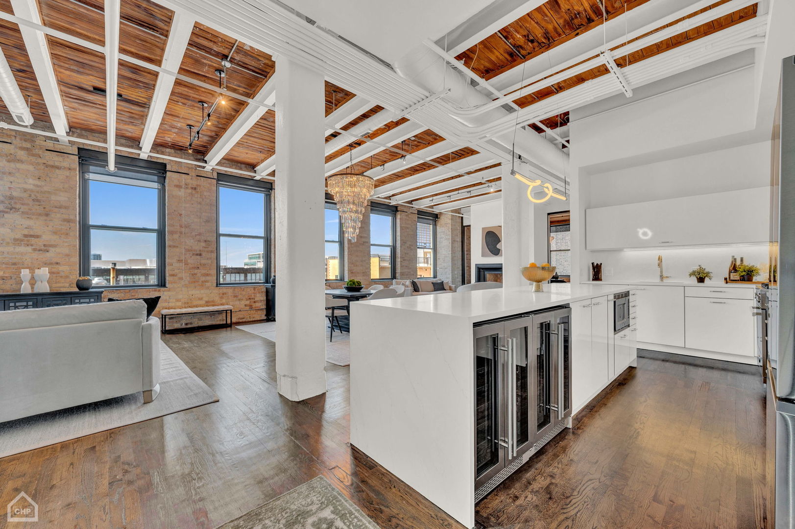 312 N May Street Unit: 5KL