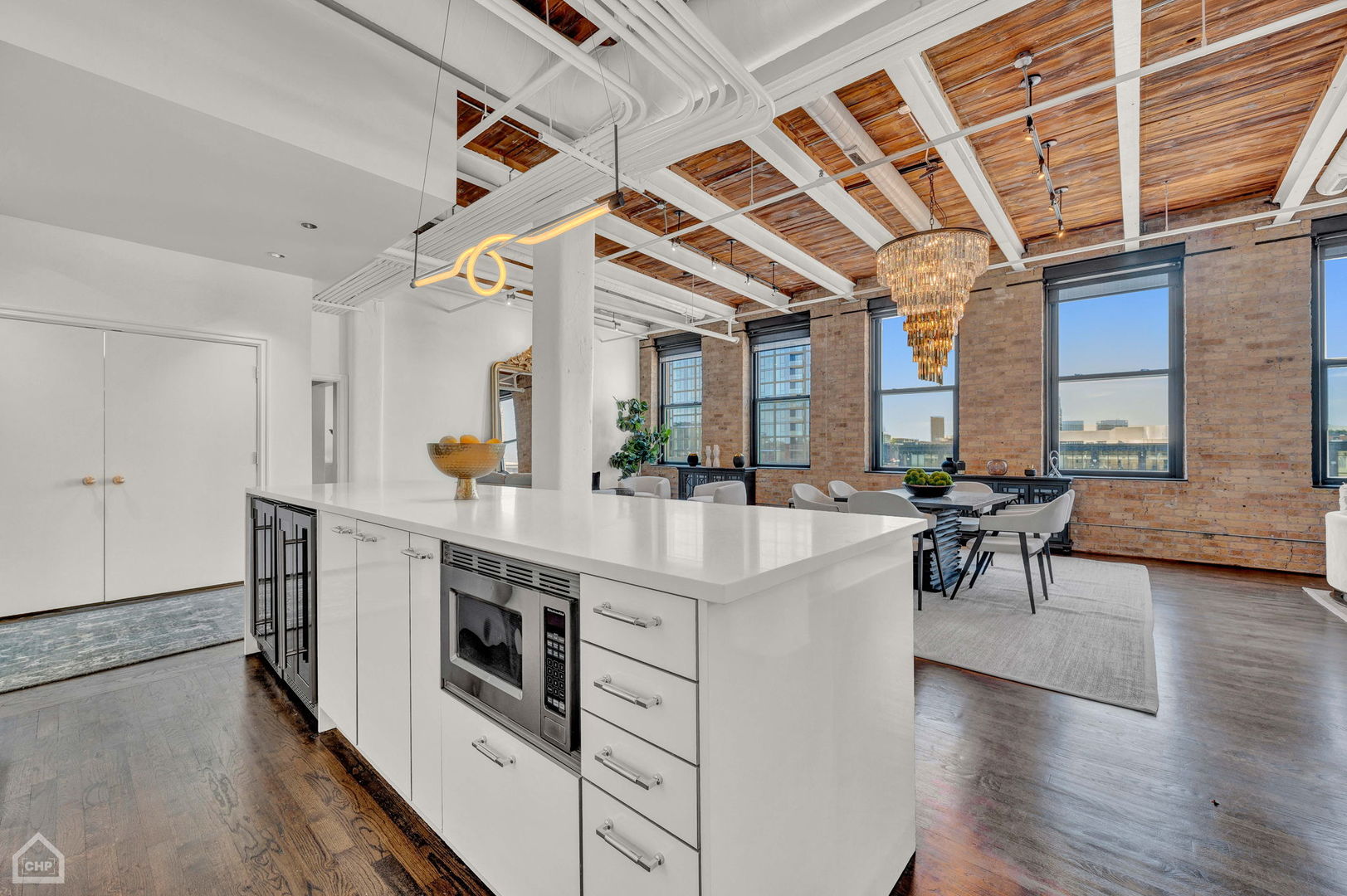 312 N May Street Unit: 5KL