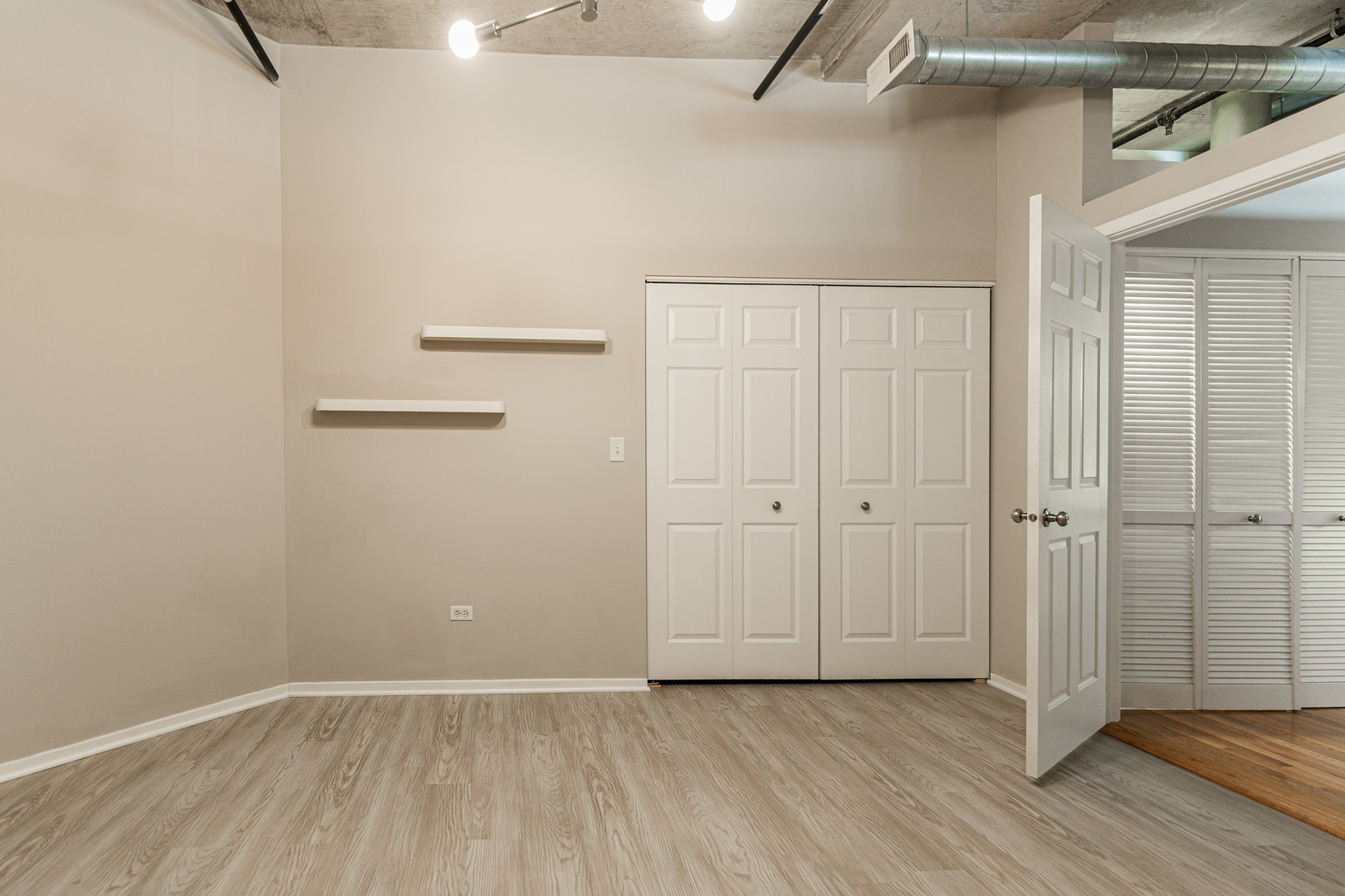 933 W Van Buren Street Unit: 721