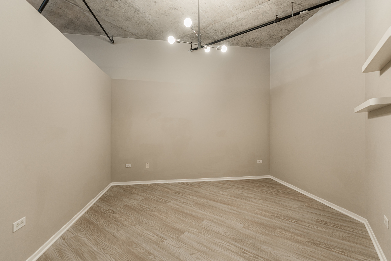 933 W Van Buren Street Unit: 721