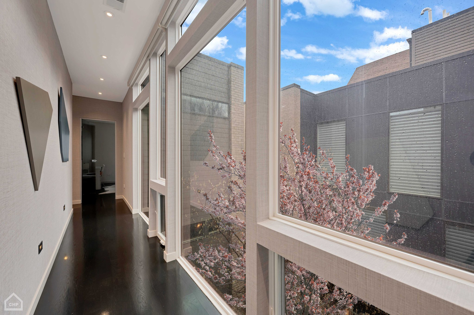 2015 W SHAKESPEARE Avenue
