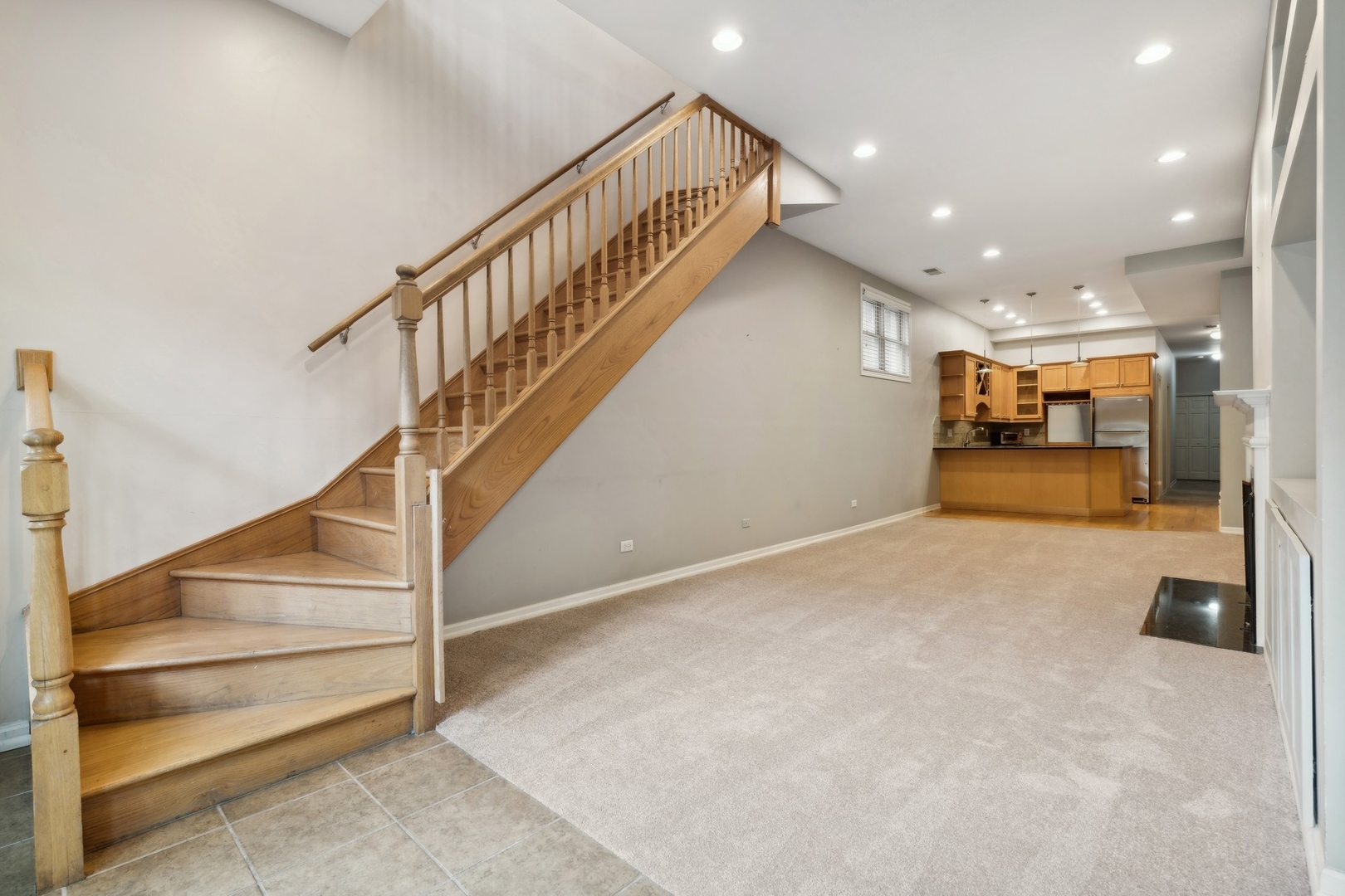 3937 N GREENVIEW Avenue Unit: 1