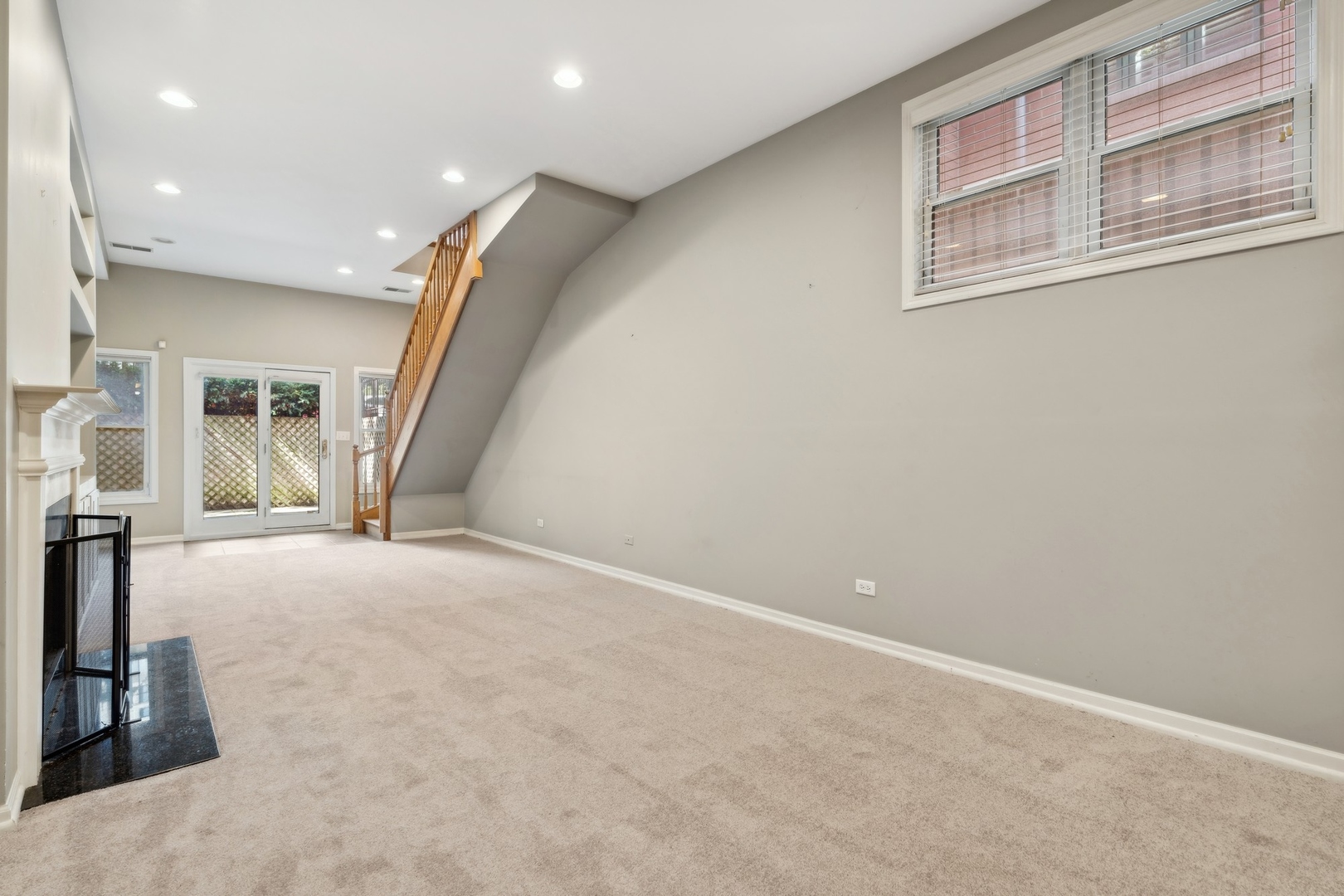 3937 N GREENVIEW Avenue Unit: 1