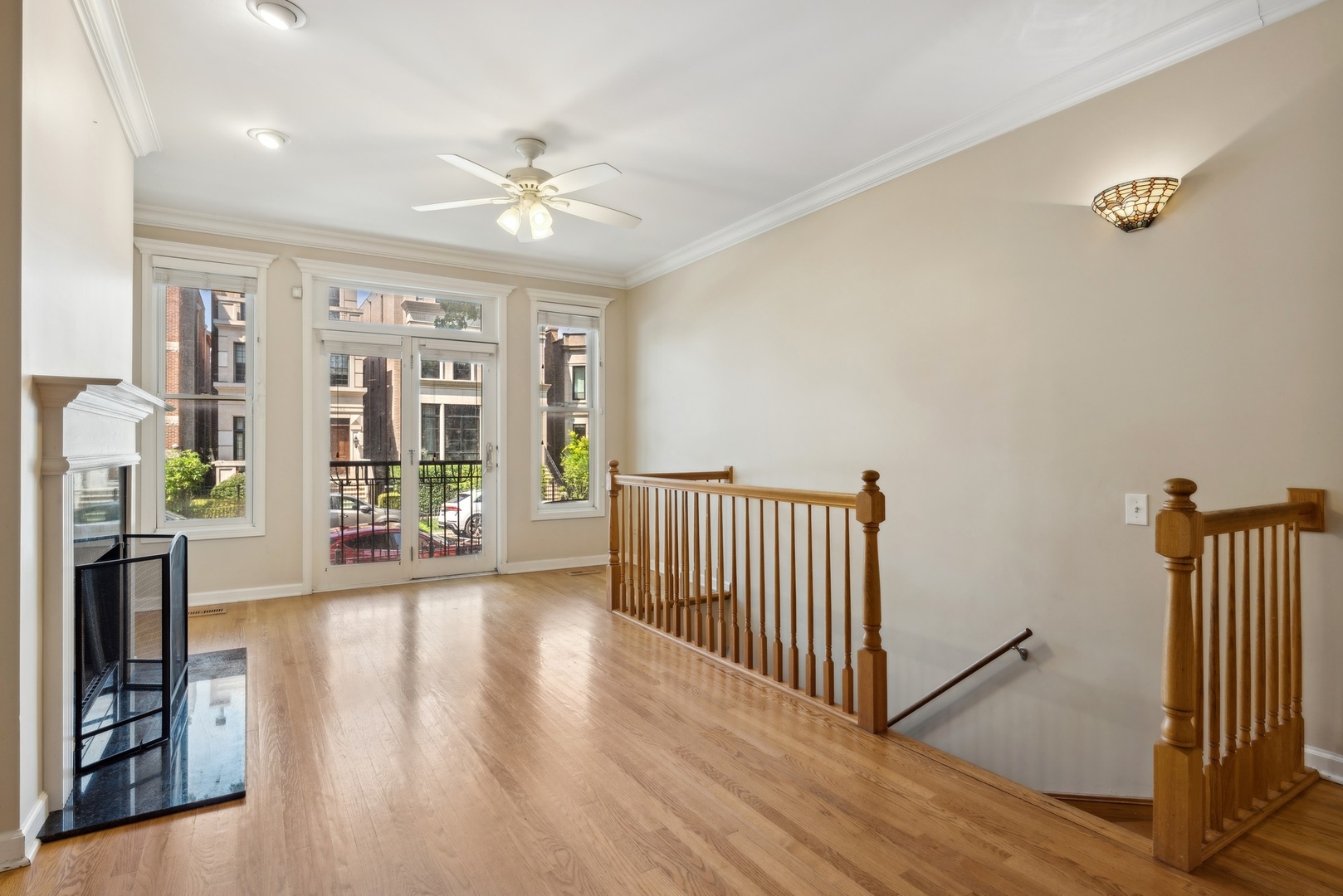 3937 N GREENVIEW Avenue Unit: 1